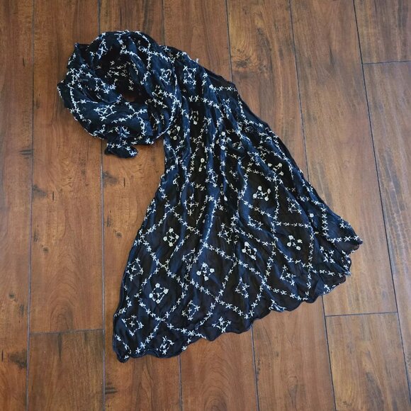 Women's Black White Full Mirror Work Embroidered Long Soft Wrap Shawl Scarf - Picture 1 of 7